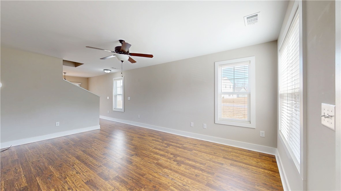 400 Bee Cove Way Pendleton, SC 29670 - Photo 2 of 26 Living area