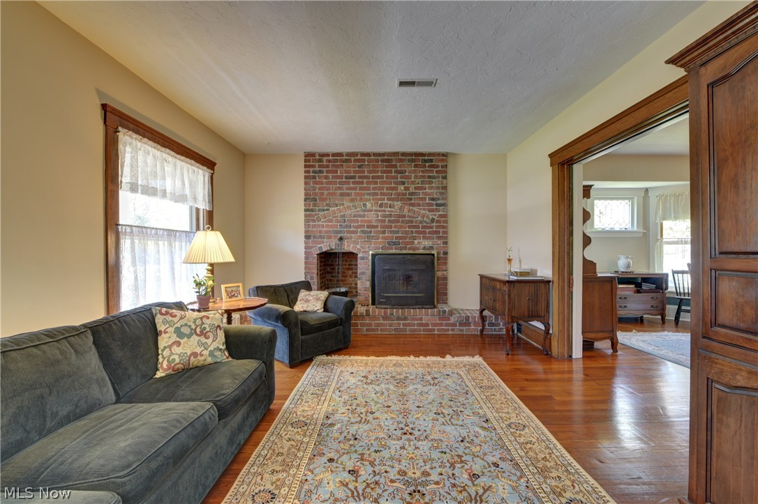 22734 Mastick Road Cleveland, OH 44126 - Photo 7 of 32