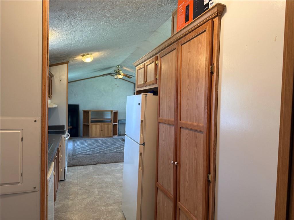 40 Mobile Road Washington, PA 15301 - Photo 10 of 23 Kitchen