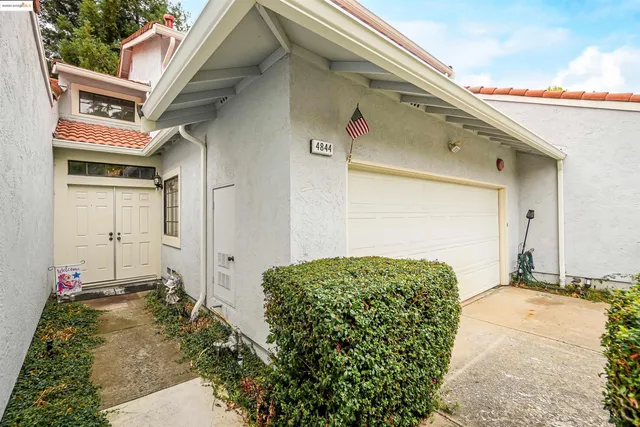 a view of outdoor space yard and garage