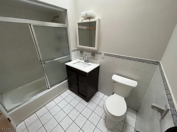 $1,900 | 26 Ferry Street, Newark, NJ 07105