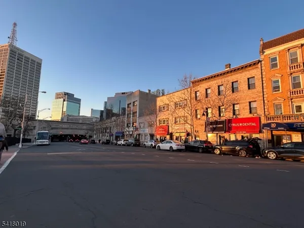 $1,900 | 26 Ferry Street, Newark, NJ 07105