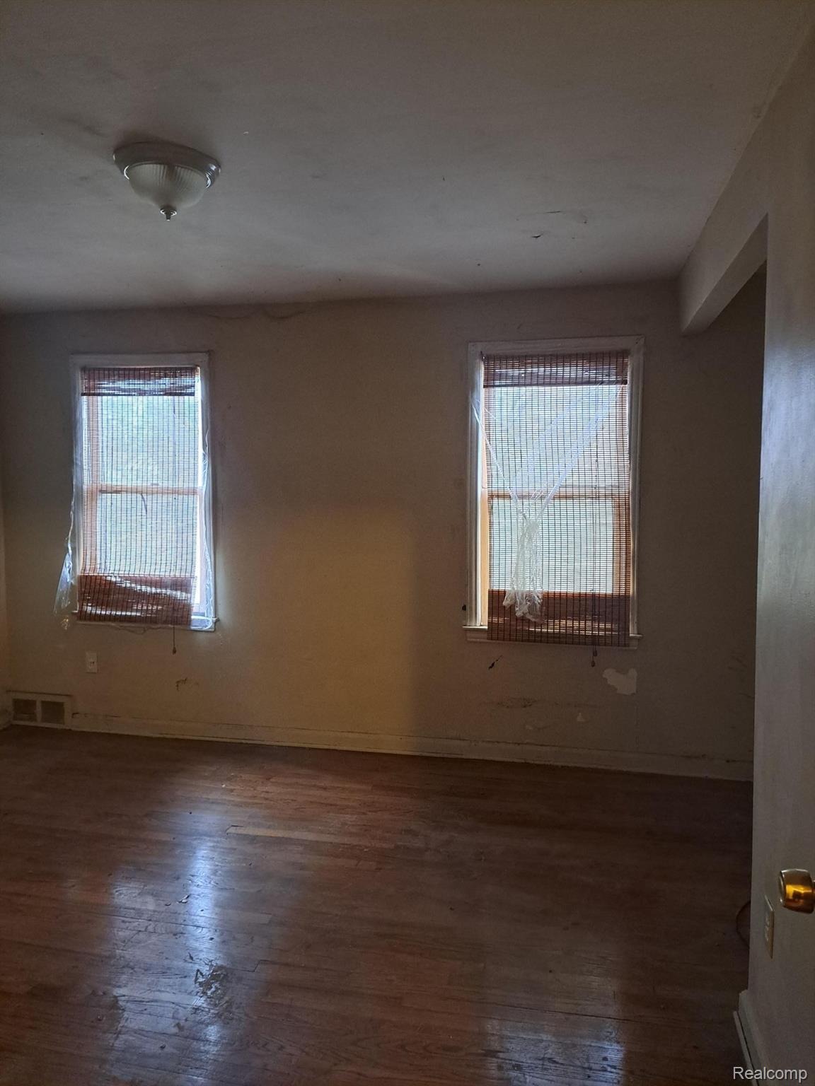 16237 Schaefer Highway Detroit, MI 48235 - Photo 9 of 11 1st bedroom