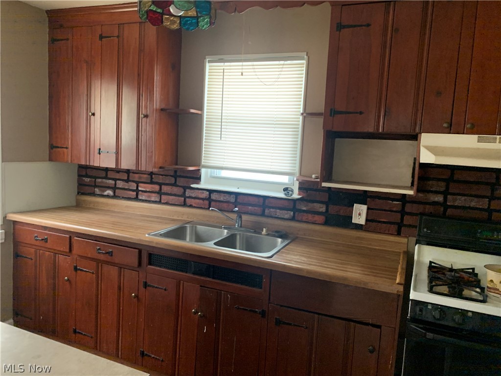4008 Lancaster Road South Euclid, OH 44121 - Photo 8 of 15