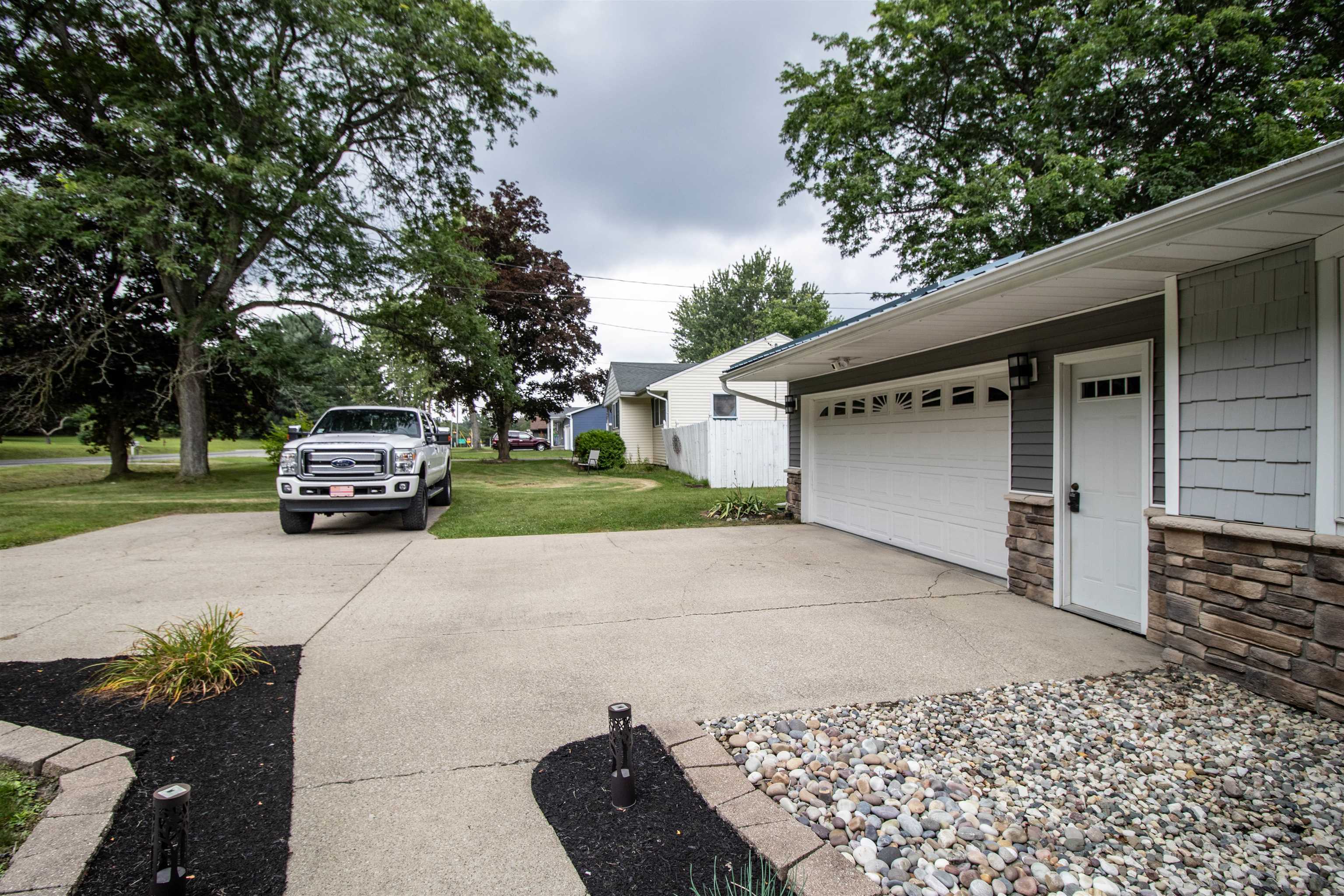 11460 North Bray Road Clio, MI 48420 - Photo 33 of 35 50151017-e700131b-e02a-45c2-9c44-b943e5365eee.JPG