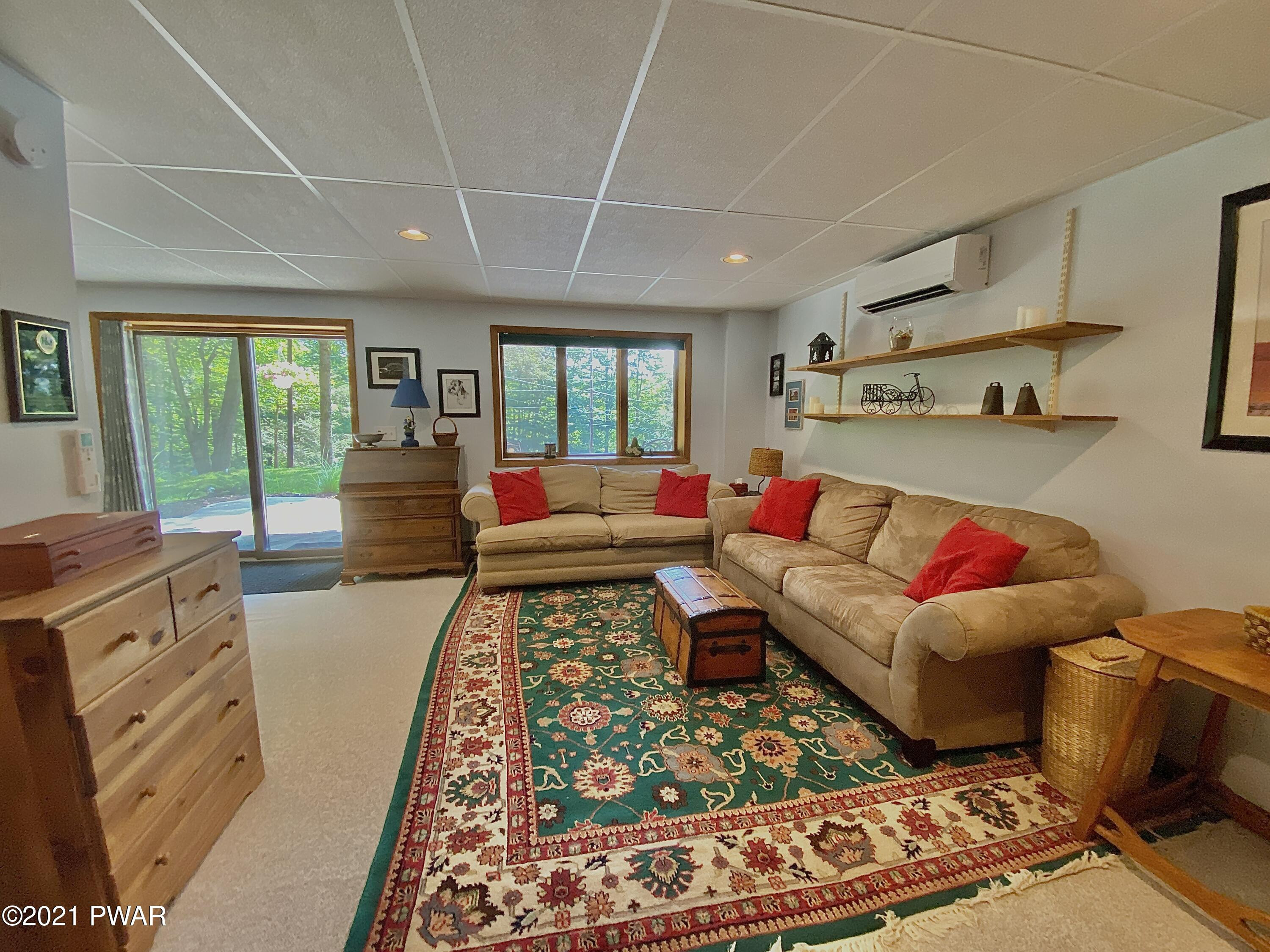 1009 Ledgedale Road Lake Ariel, PA 18436 - Photo 8 of 48 Family Room