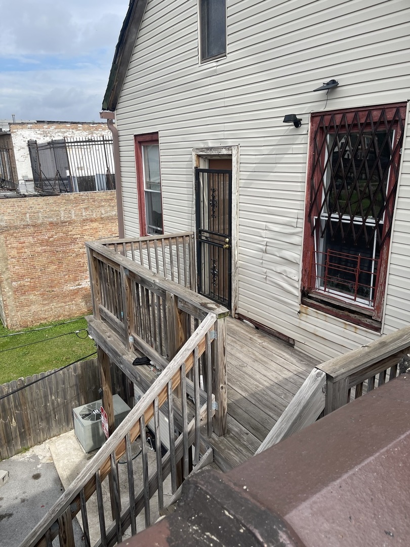 1015 West 63rd Street Chicago, IL 60621 - Photo 2 of 7