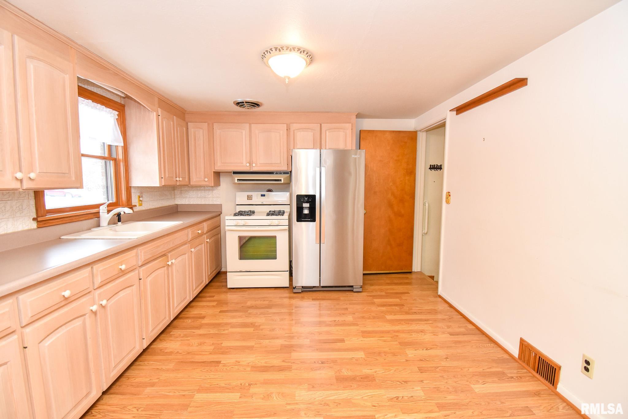 136 Clark Street Morton, IL 61550 - Photo 13 of 39