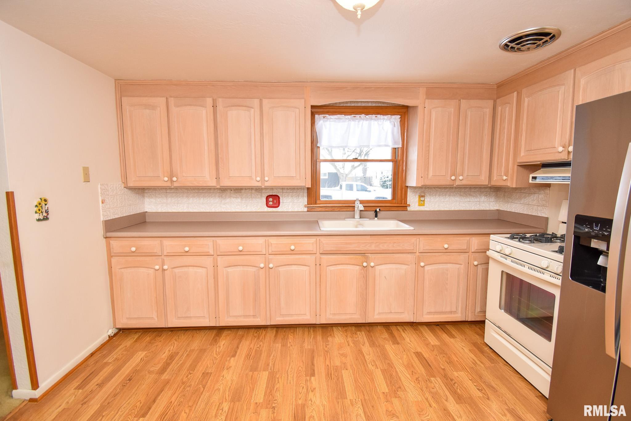 136 Clark Street Morton, IL 61550 - Photo 15 of 39