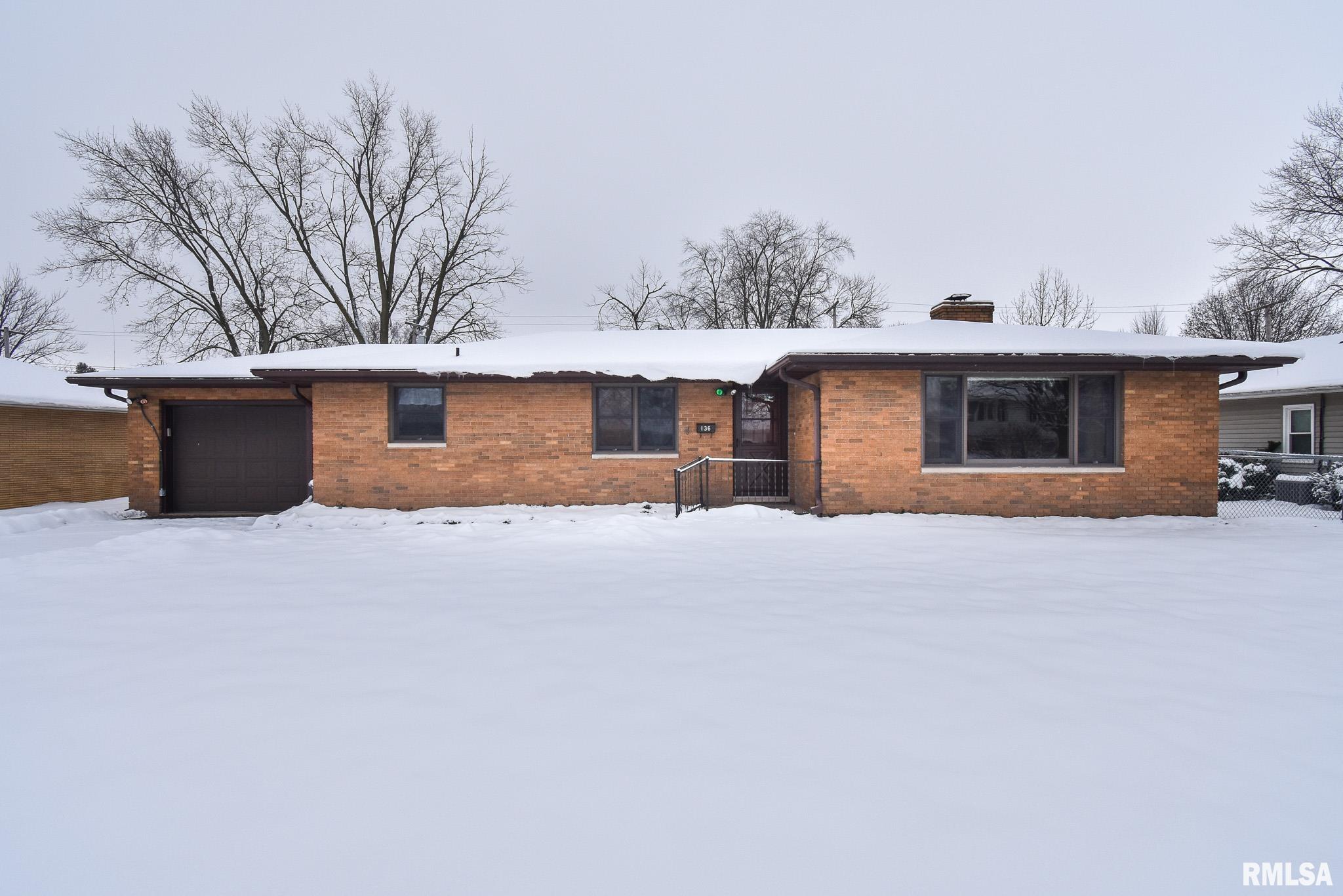 136 Clark Street Morton, IL 61550 - Photo 2 of 39