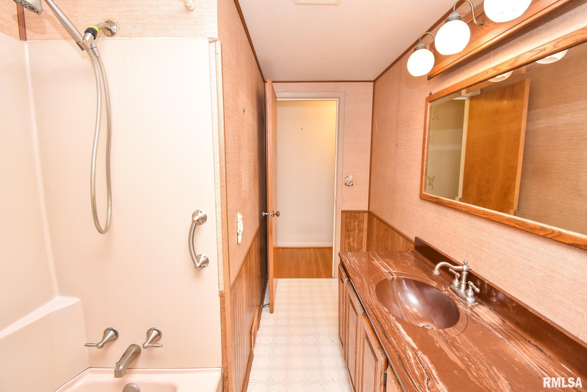 136 Clark Street Morton, IL 61550 - Photo 27 of 39