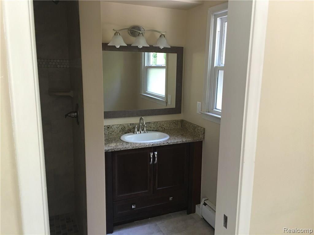 36415 Paddleford Road Farmington Hills, MI 48331 - Photo 8 of 22