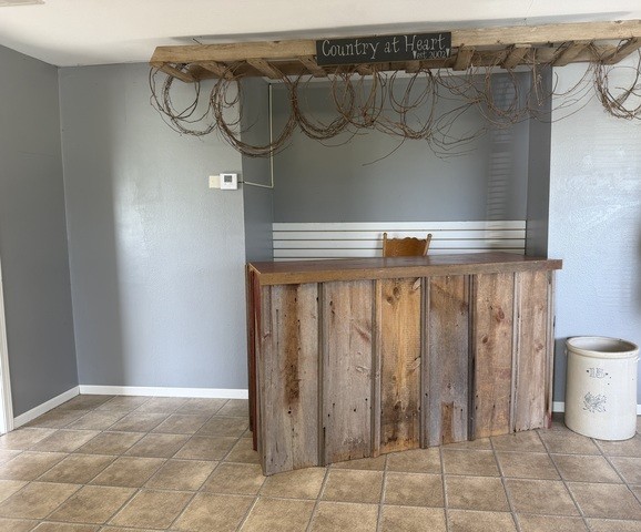9843 Hoover Road Rock Falls, IL 61071 - Photo 4 of 23 a view of a small space