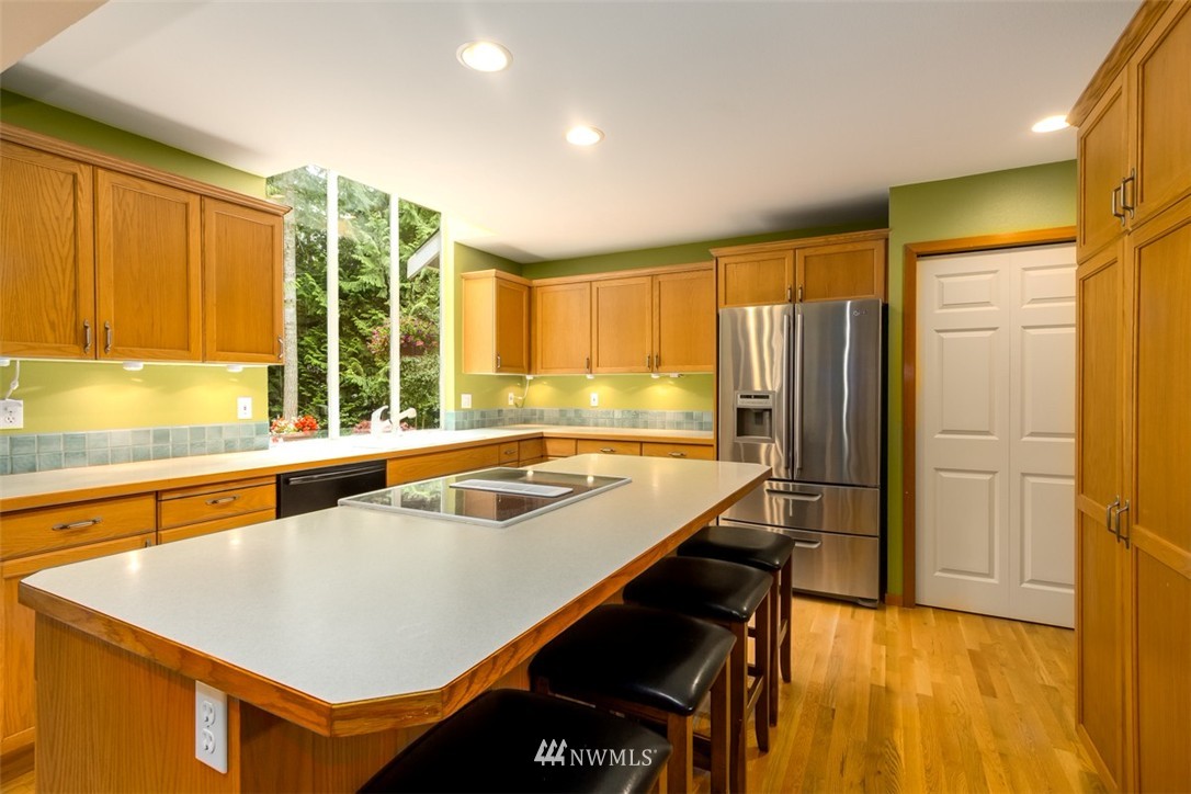 8185 Springridge Road Northeast Bainbridge Island, WA 98110 - Photo 12 of 25 Gallery Image 12
