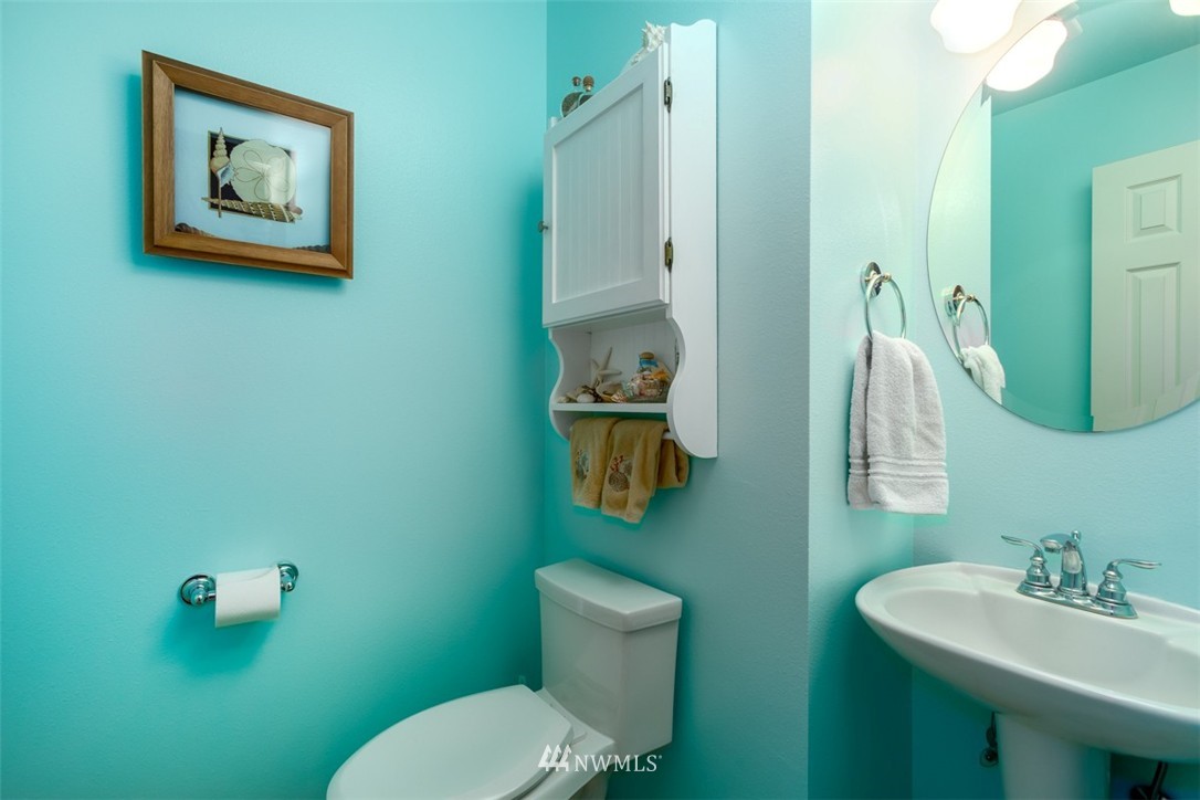 8185 Springridge Road Northeast Bainbridge Island, WA 98110 - Photo 19 of 25 Gallery Image 19
