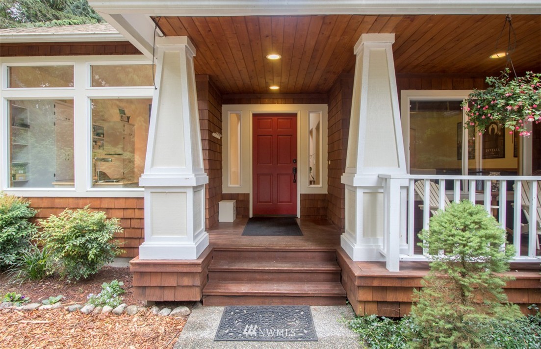 8185 Springridge Road Northeast Bainbridge Island, WA 98110 - Photo 3 of 25 Gallery Image 3