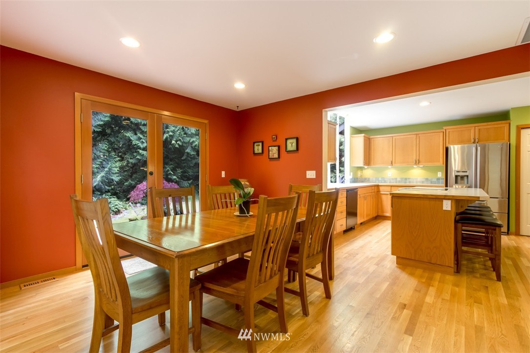 8185 Springridge Road Northeast Bainbridge Island, WA 98110 - Photo 10 of 25 Gallery Image 10