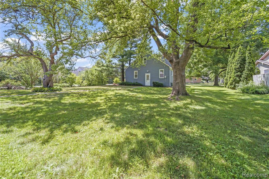 3257 St Clair Drive Rochester, MI 48309 - Photo 30 of 43