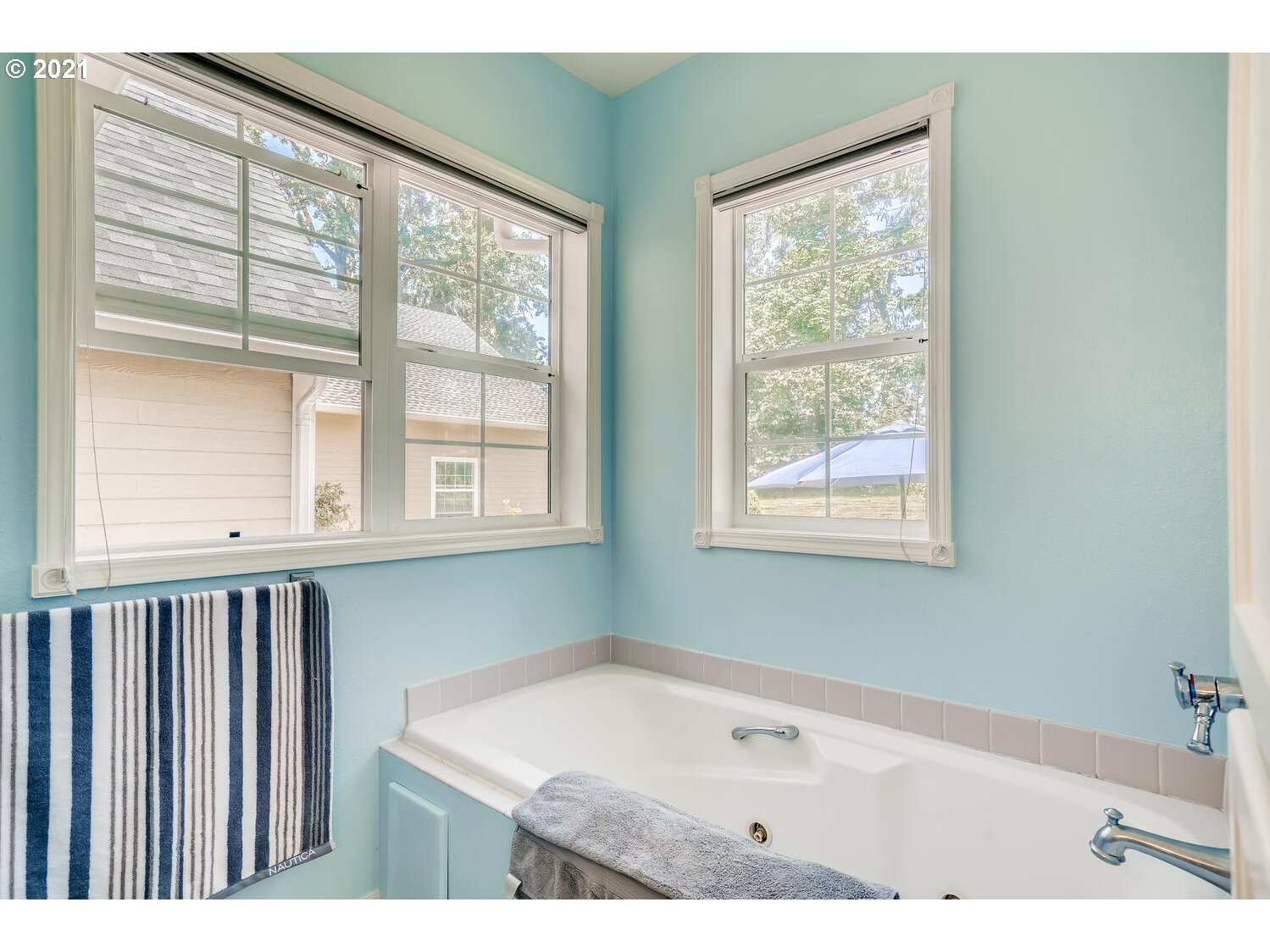 4036 Forest Ridge Road Northeast Silverton, OR 97381 - Photo 14 of 28 Gallery Image 14