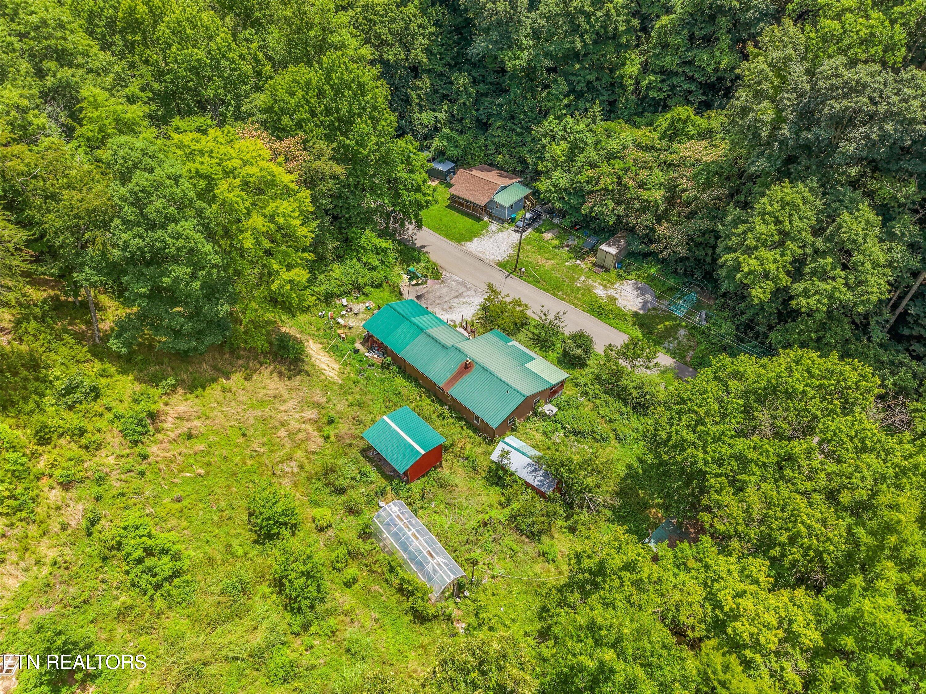 9122 Pickens Gap Road Knoxville, TN 37920 - Photo 30 of 34 30-9122 Pickens Gap Rd17