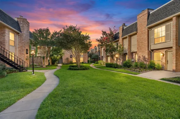 $235,000 | 1601 South Shepherd Drive, Unit 243, Houston, TX 77019