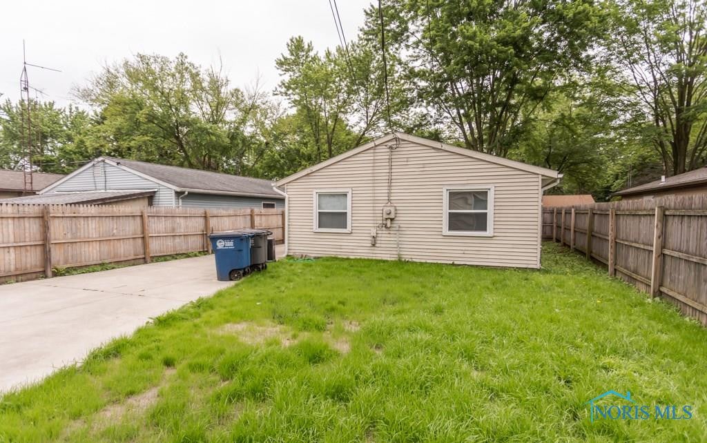 911 Jean Road Toledo, OH 43615 - Photo 3 of 27 Gallery Image 3