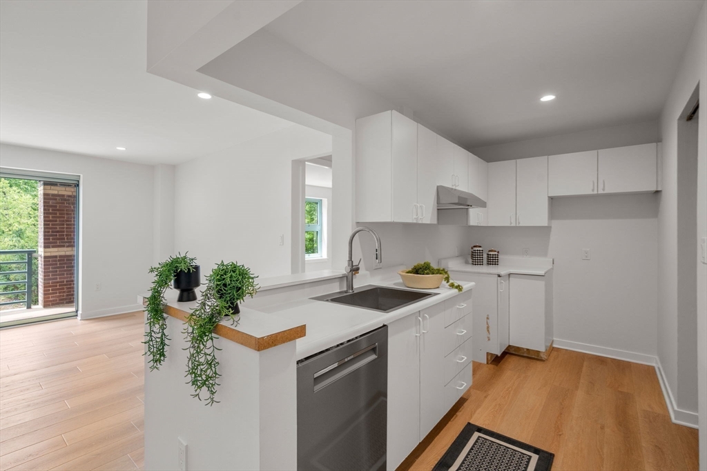 273 Cambridge Road, Unit 205 Woburn, MA 01801 - Photo 4 of 31