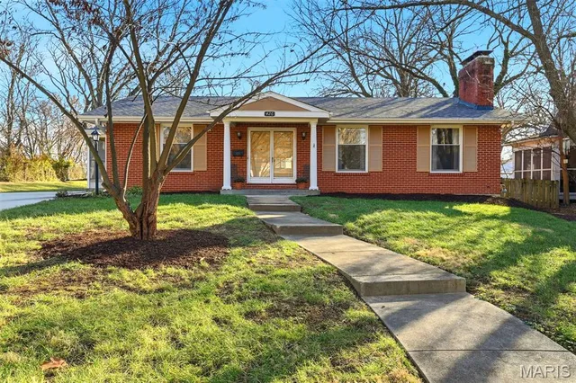 $284,900 | 426 Darst Road, Ferguson, MO 63135