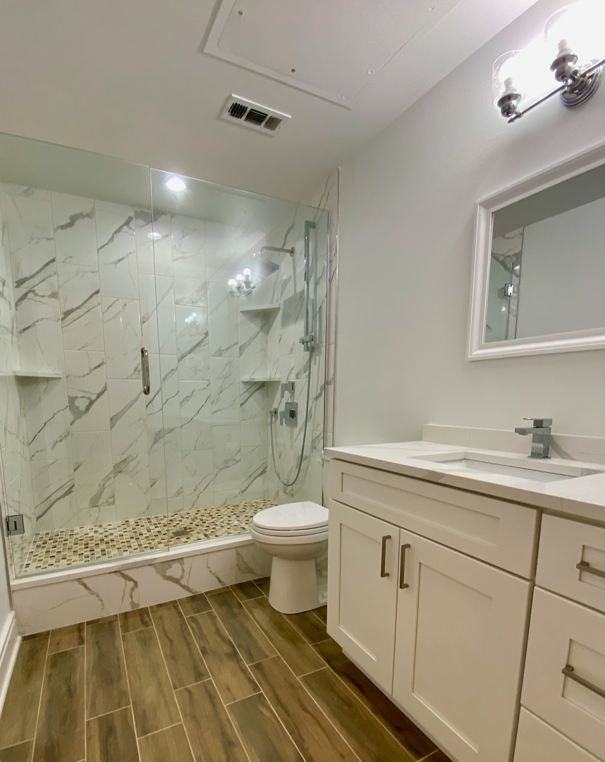 212 West Washington Street, Unit 910 Chicago, IL 60606 - Photo 18 of 24