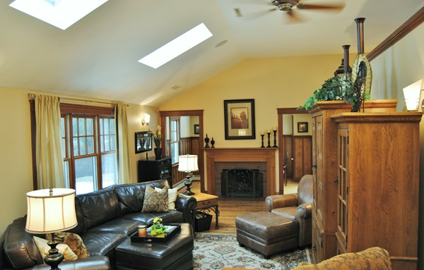 10 Lovell Road Lynnfield, MA 01940 - Photo 3 of 26 Gallery Image 3