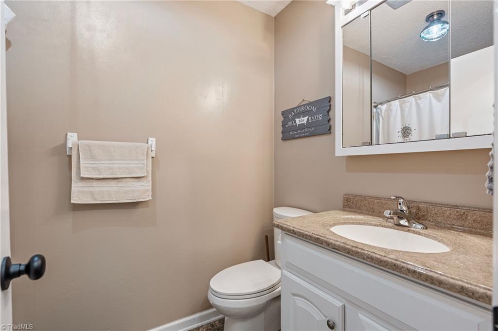 328 Country Club Road Wilkesboro, NC 28697 - Photo 13 of 36 Full Bath