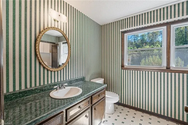 $328,000 | 328 Country Club Road, Wilkesboro, NC 28697