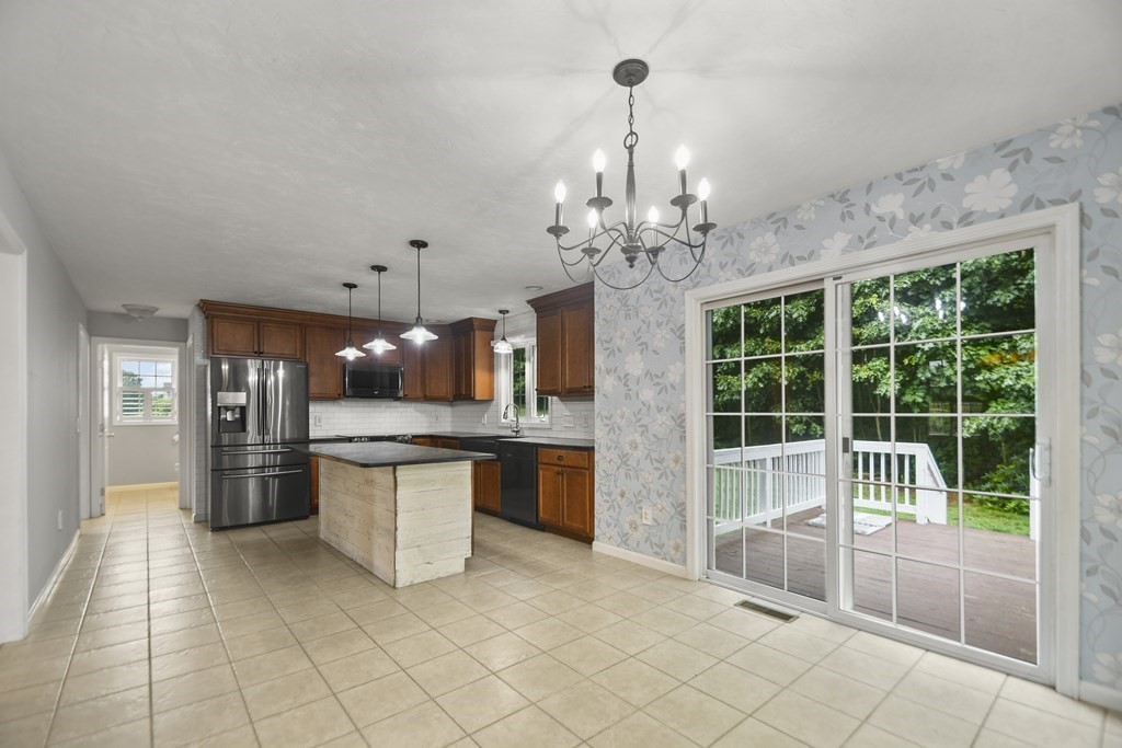 6 Tannery Road Sturbridge, MA 01518 - Photo 11 of 42