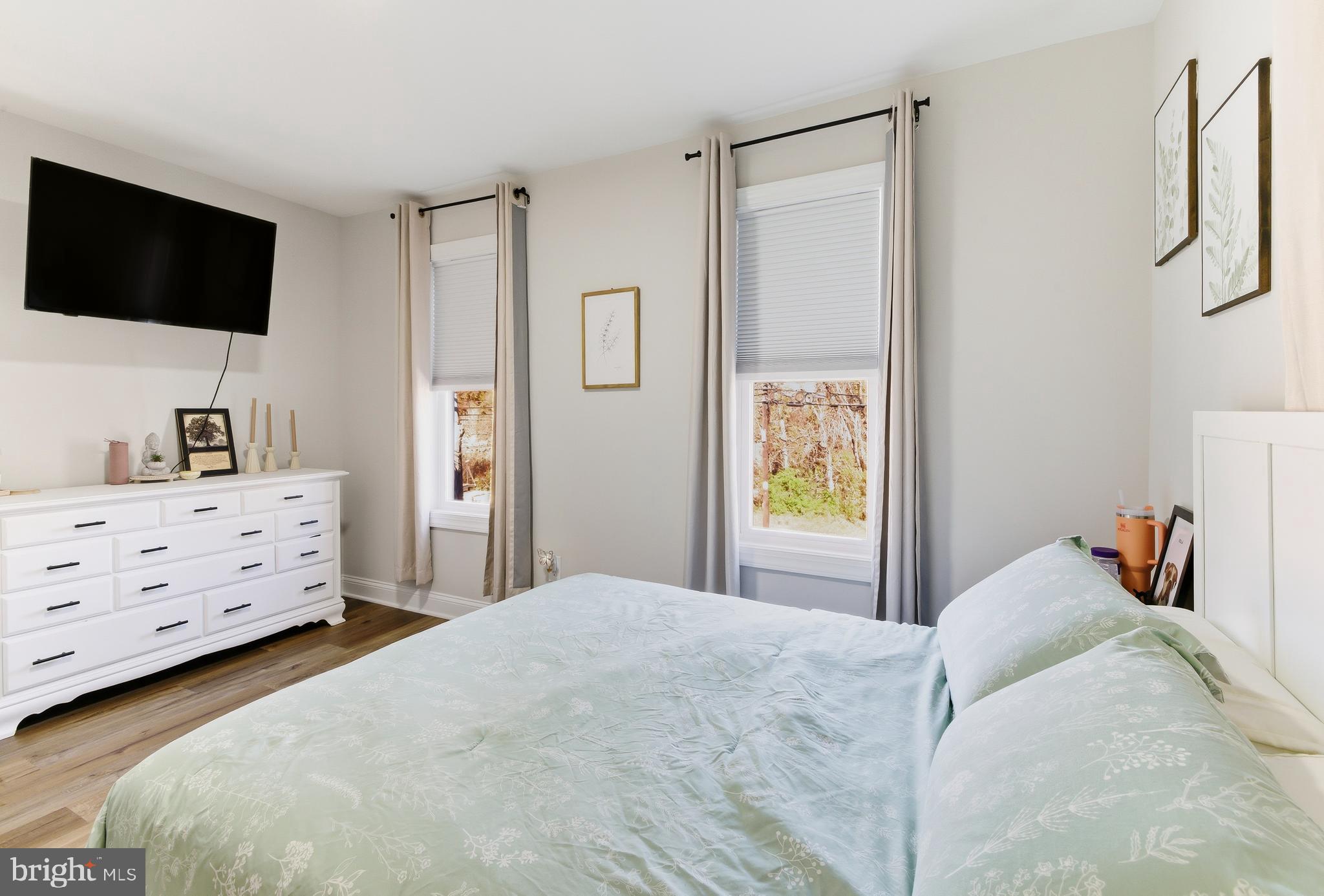 247 Crown Point Road West Deptford, NJ 08086 - Photo 13 of 22 2nd bedroom great lighting