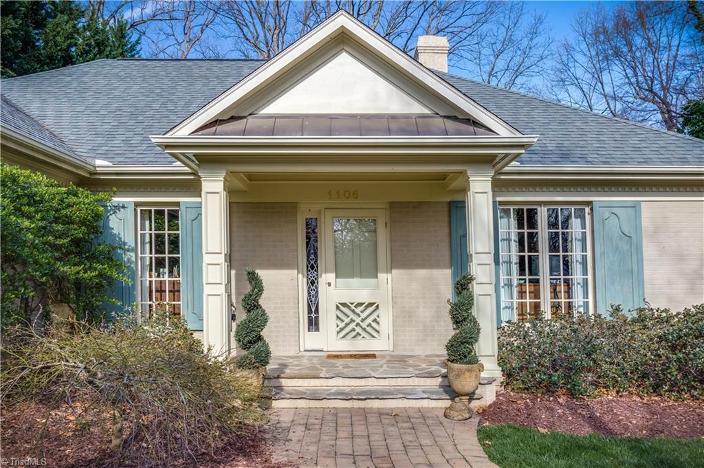 1106 Dover Road Greensboro, NC 27408 - Photo 2 of 26 Gallery Image 2