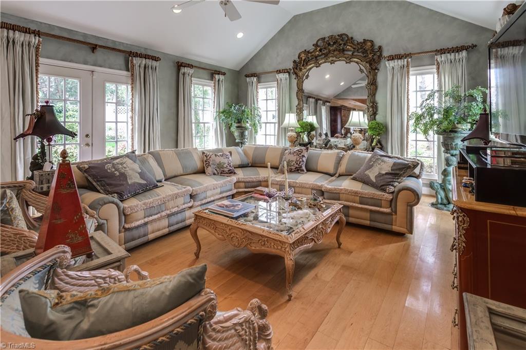 1106 Dover Road Greensboro, NC 27408 - Photo 11 of 26 Gallery Image 11