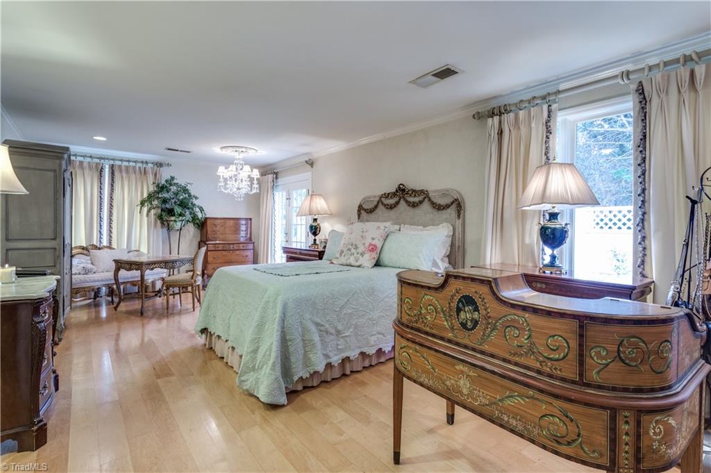 1106 Dover Road Greensboro, NC 27408 - Photo 16 of 26 Gallery Image 16