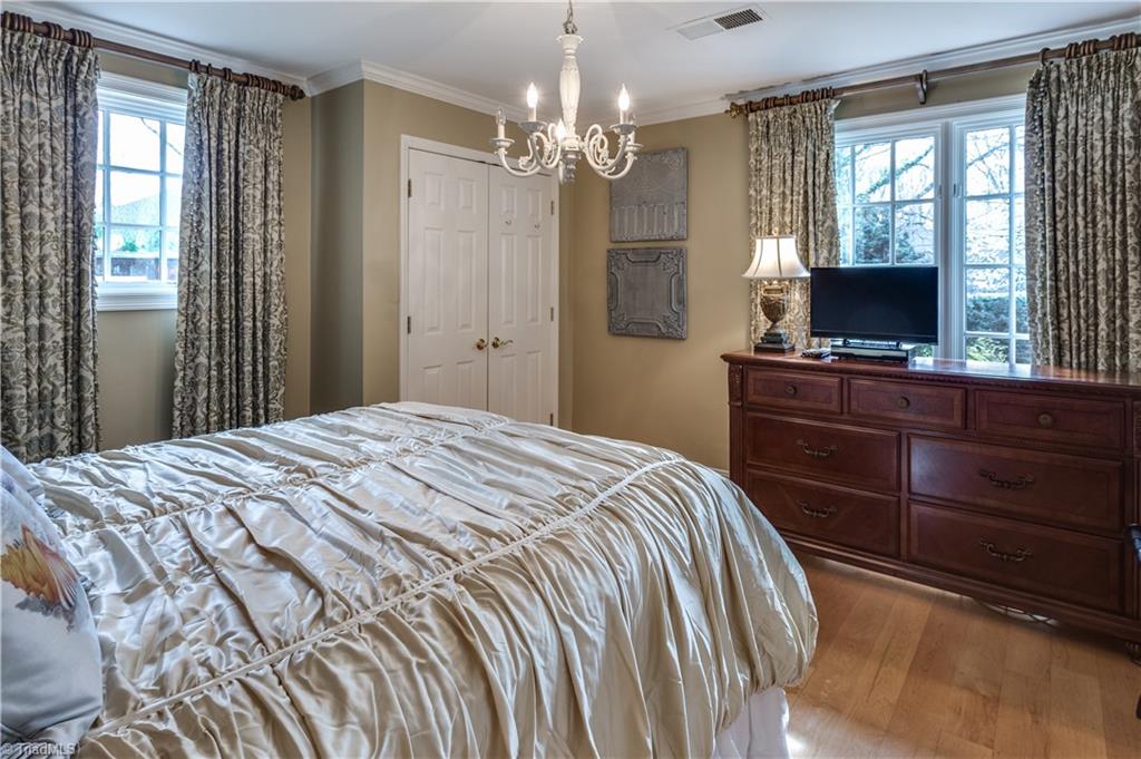 1106 Dover Road Greensboro, NC 27408 - Photo 18 of 26 Gallery Image 18