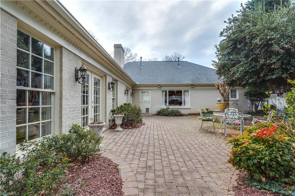 1106 Dover Road Greensboro, NC 27408 - Photo 21 of 26 Gallery Image 21
