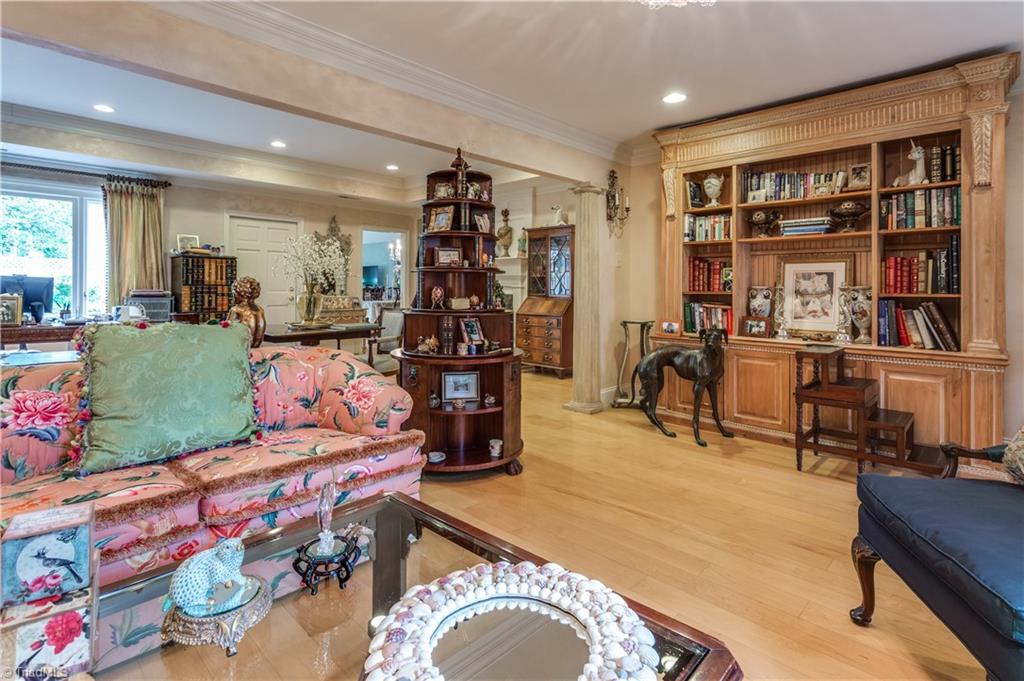 1106 Dover Road Greensboro, NC 27408 - Photo 7 of 26 Gallery Image 7