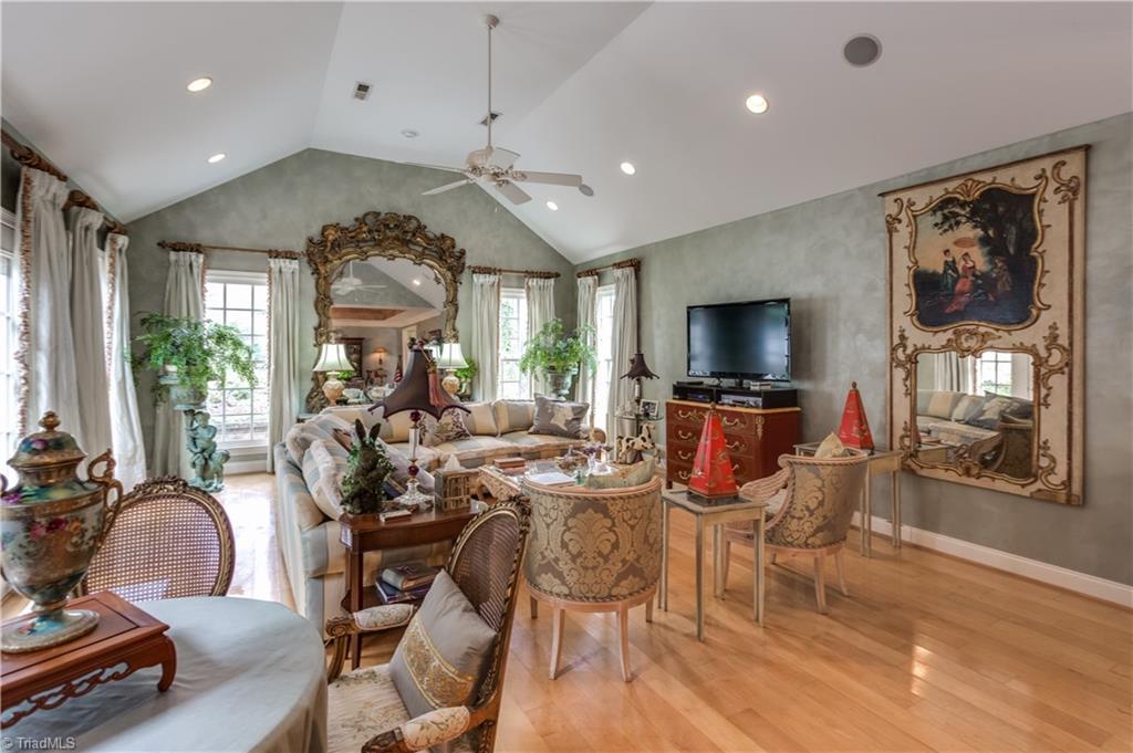 1106 Dover Road Greensboro, NC 27408 - Photo 10 of 26 Gallery Image 10