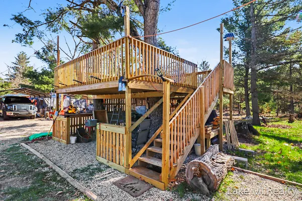 $439,000 | 1889 East 40th Street, White Cloud, MI 49349