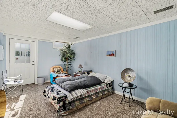 $439,000 | 1889 East 40th Street, White Cloud, MI 49349