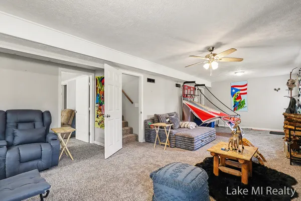 $439,000 | 1889 East 40th Street, White Cloud, MI 49349