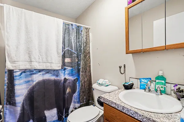 $439,000 | 1889 East 40th Street, White Cloud, MI 49349
