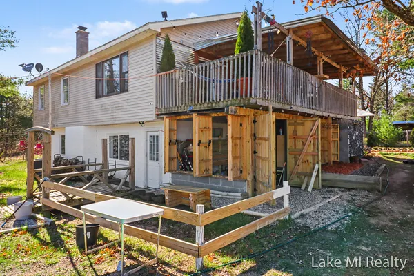 $439,000 | 1889 East 40th Street, White Cloud, MI 49349
