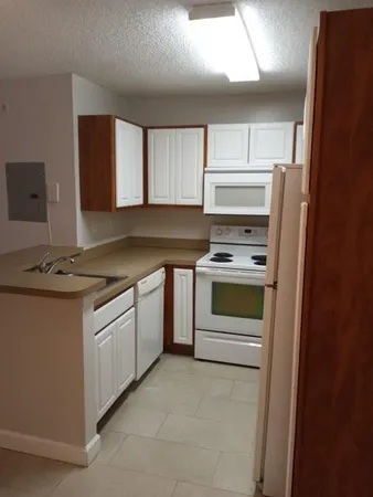 $1,675 | 951 Lyons Road, Unit 6107, Coconut Creek, FL 33063