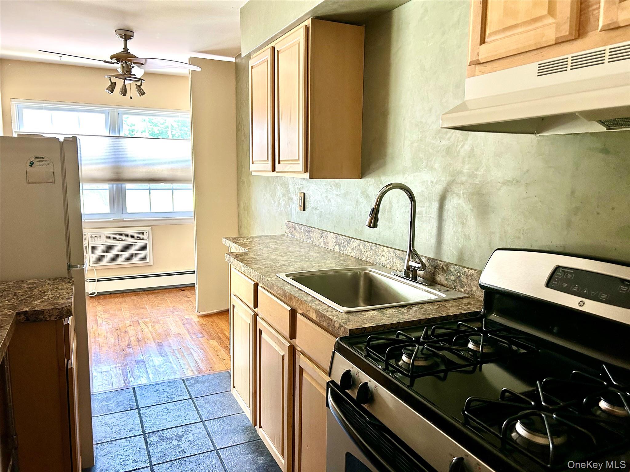 8 Colonial Road, Unit 36 Beacon, NY 12508 - Photo 5 of 9