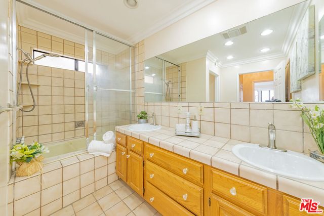 $7,900 | 3769 Prestwick Drive, Los Angeles, CA 90027