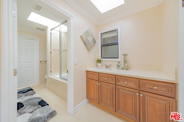 $7,900 | 3769 Prestwick Drive, Los Angeles, CA 90027